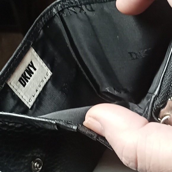 🖤DKNY BLACK ZIPPER AND SNAP WALLET🖤 - Picture 11 of 11
